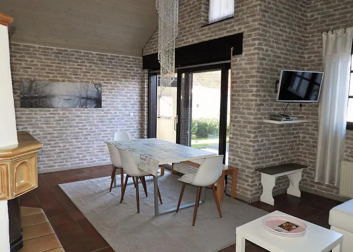 Eifelschaetzchen Am Kronenburger *