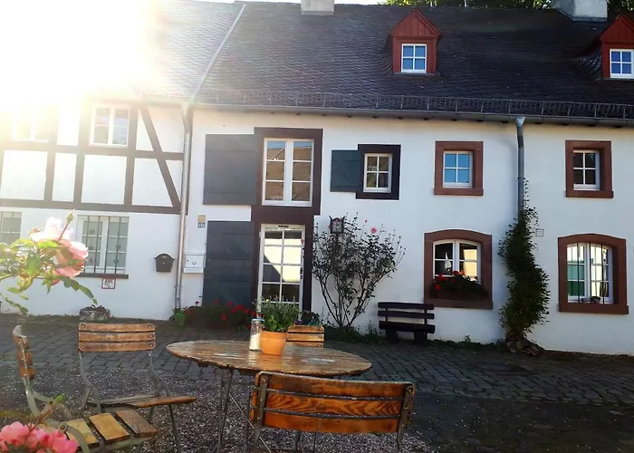 Eifelschaetzchen Am Kronenburger *