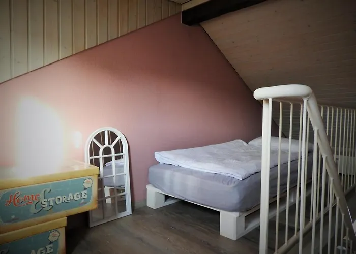 Eifelschaetzchen Am Kronenburger Dahlem (Euskirchen)