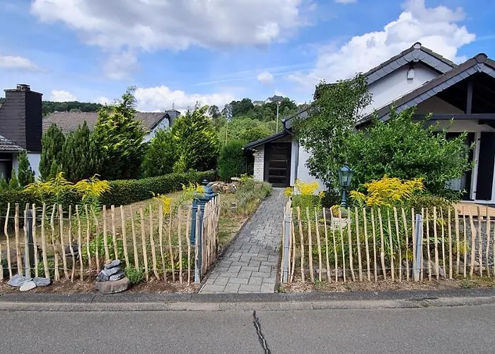 Eifelschätzchen Am Kronenburger Dahlem (Euskirchen)